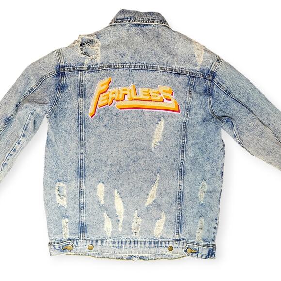 Honey Punch Fearless Patch Distressed Acid Wash Denim Jacket Women Sz S - Picture 10 of 10